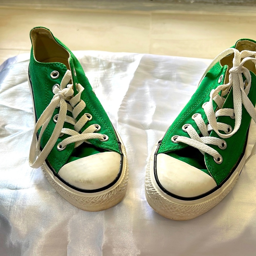 Converse All star low ankle Green sneakers, Size 7 women, size 5 men